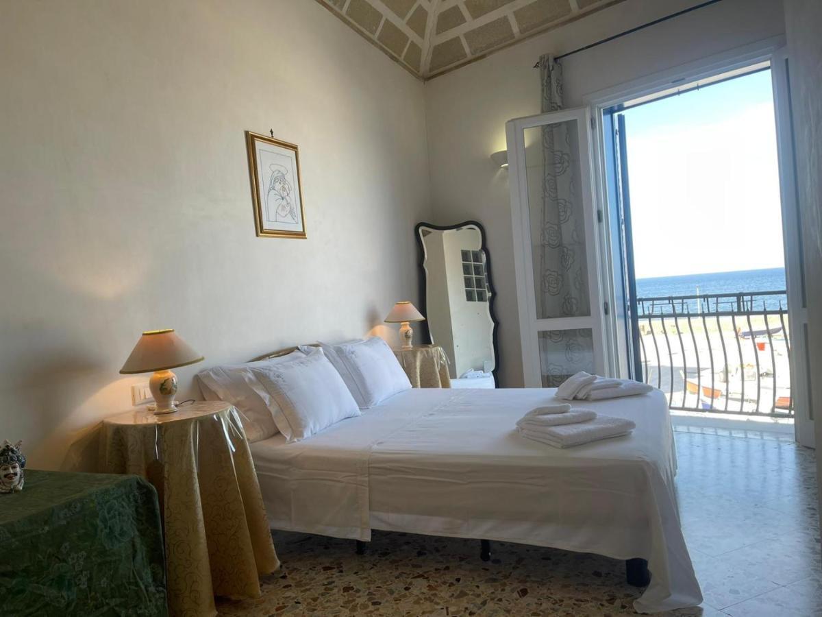 La Camera Sul Porto Hotel มาเรตติโม ภายนอก รูปภาพ